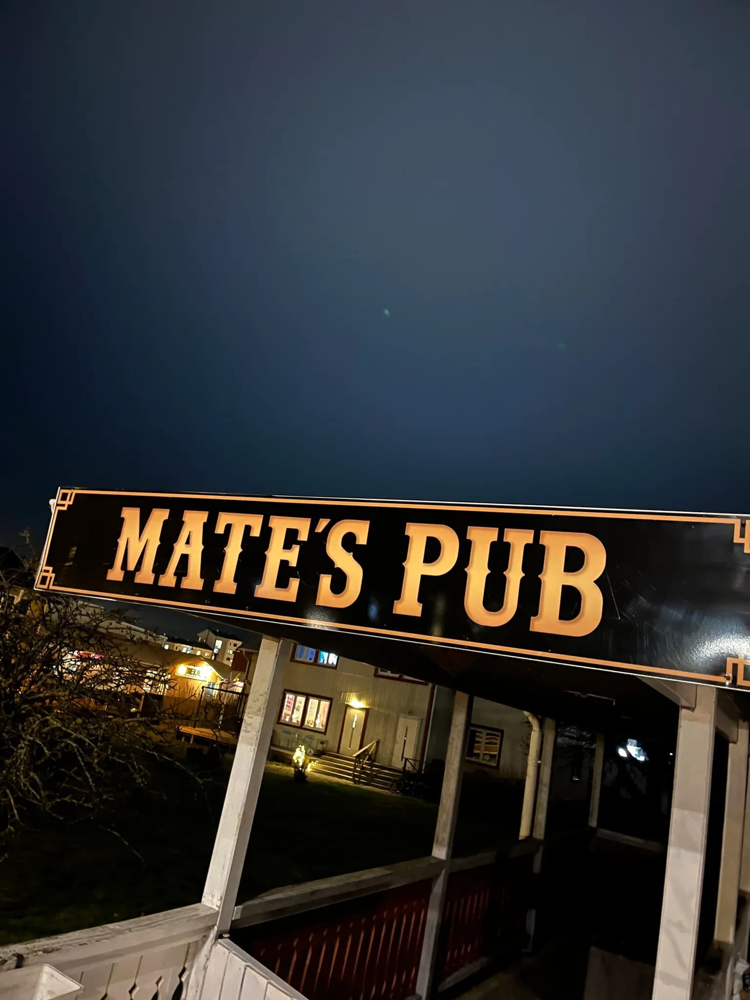 Mate's Pub utanför